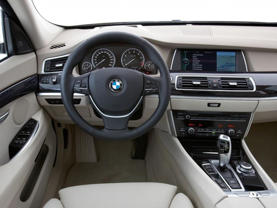  BMW 550i Gran Turismo 2009 года  (фото 14 из 22)